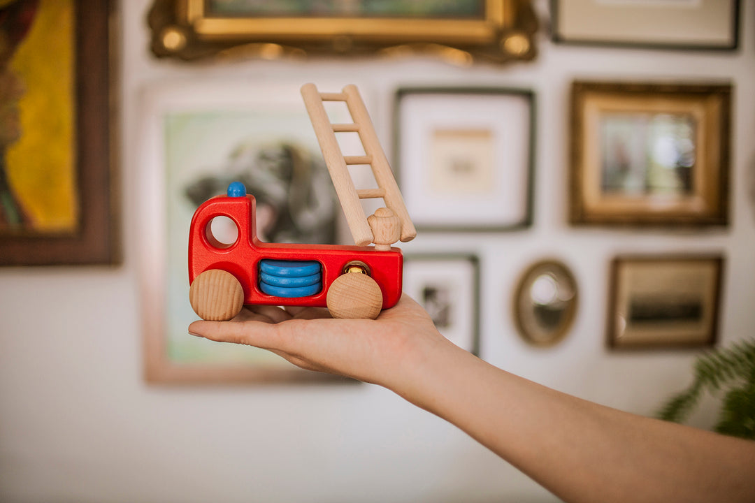Camion de pompier en bois
