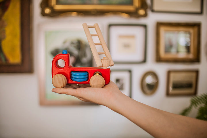 Camion de pompier en bois