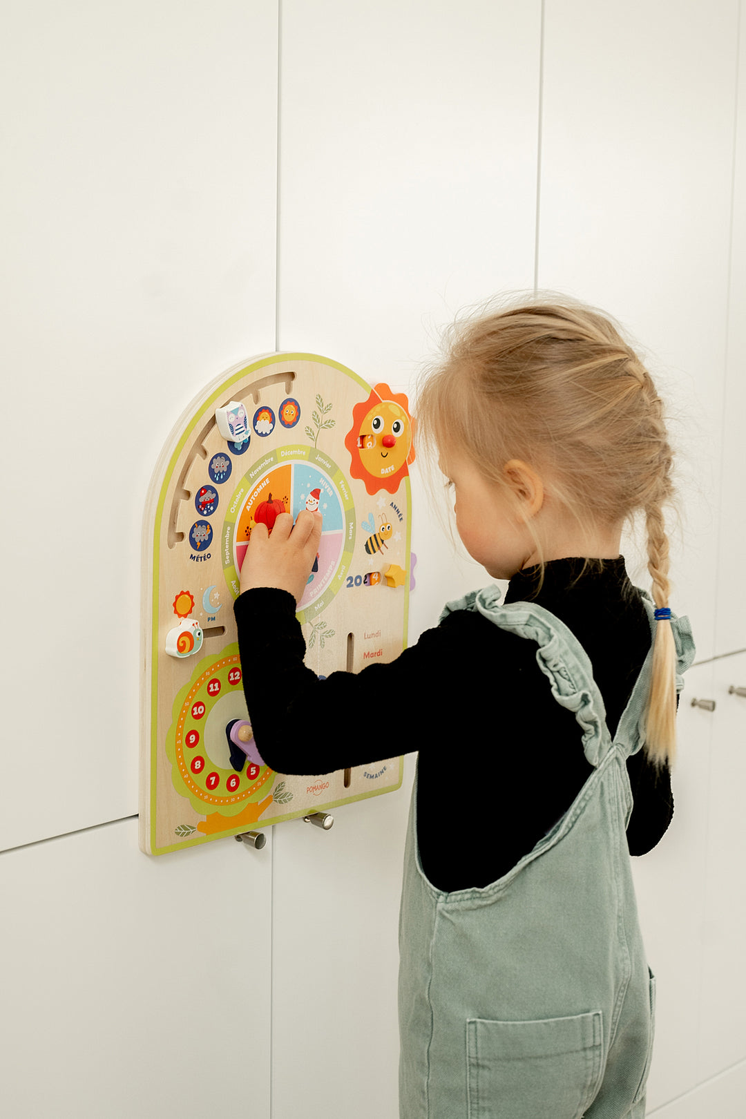 Wooden Perpetual Calendar Pomango