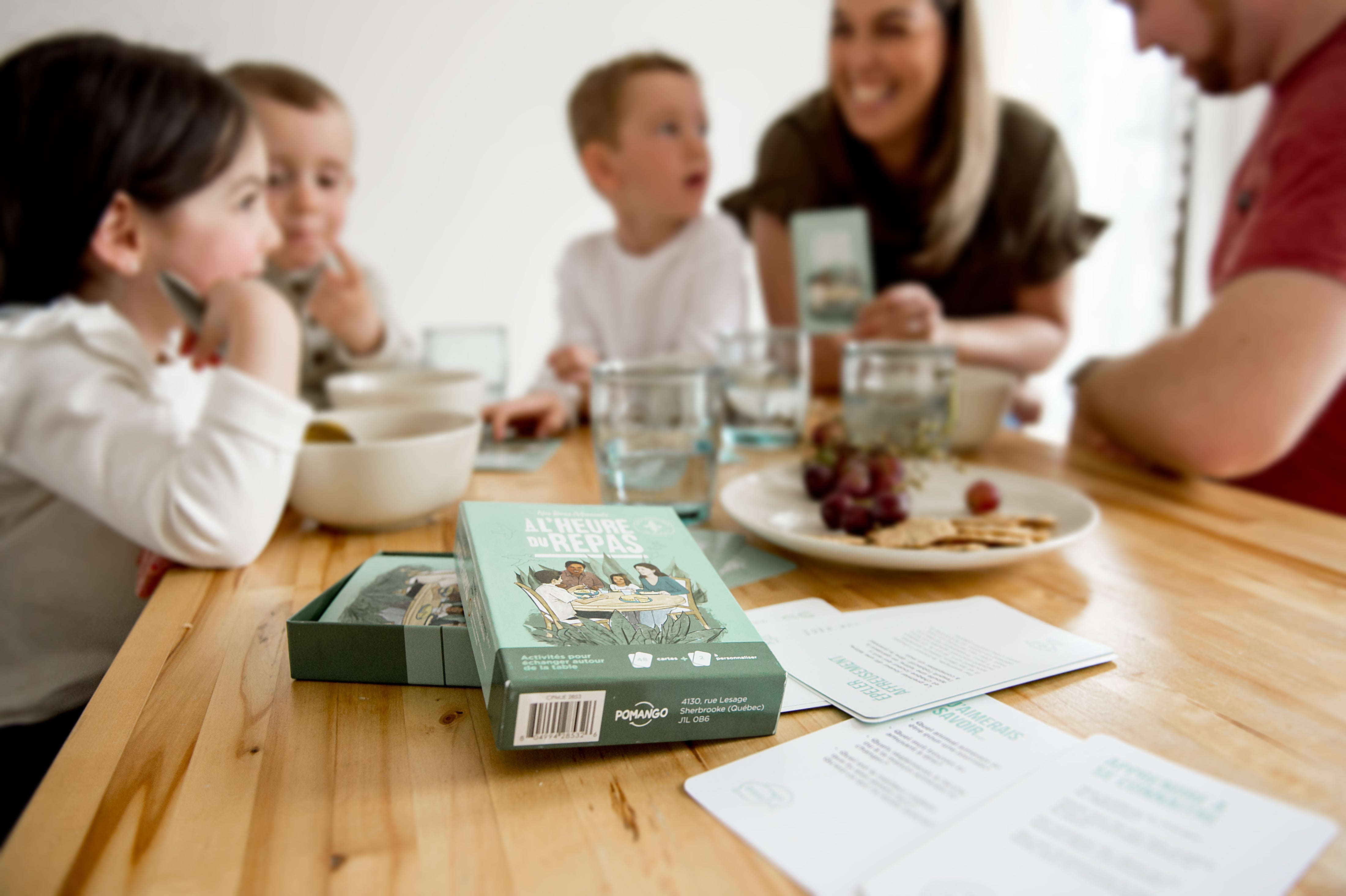 3 astuces pour favoriser un environnement familial agréable aux repas grâce au jeu